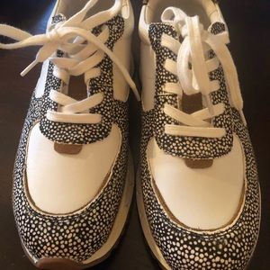 Madewell tennis shoe. Never worn